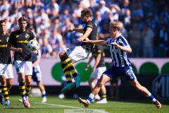 20250817 AIKs Sotirios Papagiannopoulos och IFK Göteborgs Max Fenger under fotbollsmatchen mellan IFK Göteborg och AIK i Allsvenskan den 17 augusti 2025 på Gamla Ullevi i Göteborg.