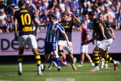 20250817 IFK Göteborgs Kolbeinn Thordarsson och AIKs Anton Salétros under fotbollsmatchen mellan IFK Göteborg och AIK i Allsvenskan den 17 augusti 2025 på Gamla Ullevi i Göteborg.