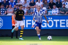 20250817 IFK Göteborgs Linus Carlstrand och AIKs Sotirios Papagiannopoulos under fotbollsmatchen mellan IFK Göteborg och AIK i Allsvenskan den 17 augusti 2025 på Gamla Ullevi i Göteborg.