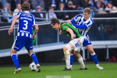 20250428 GAIS Axel Henriksson och IFK Göteborgs David Kruse under fotbollsmatchen mellan IFK Göteborg och GAIS i Allsvenskan den 28 april 2025 på Gamla Ullevi i Göteborg.
