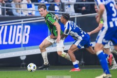 20250428 GAIS Axel Henriksson och IFK Göteborgs Sebastian Clemmensen under fotbollsmatchen mellan IFK Göteborg och GAIS i Allsvenskan den 28 april 2025 på Gamla Ullevi i Göteborg.