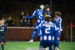 20240126 IFK Göteborgs Abundance Salaou och Halmstads BKs Gabriel Wallentin under träningsmatchen IFK Göteborg och Halmstads BK på Valhalla IP den 26 januari 2024 i Göteborg.