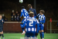 20240126 IFK Göteborgs Abundance Salaou och Halmstads BKs Gabriel Wallentin under träningsmatchen IFK Göteborg och Halmstads BK på Valhalla IP den 26 januari 2024 i Göteborg.