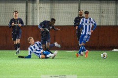 20240126 Halmstads BKs Naeem Mohammed och IFK Göteborgs Adam Carlén under träningsmatchen IFK Göteborg och Halmstads BK på Valhalla IP den 26 januari 2024 i Göteborg.