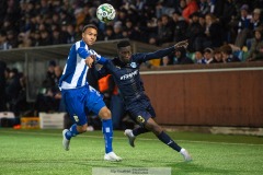 20240126 Halmstads BKs Naeem Mohammed och IFK Göteborgs Ben Magnusson under träningsmatchen IFK Göteborg och Halmstads BK på Valhalla IP den 26 januari 2024 i Göteborg.