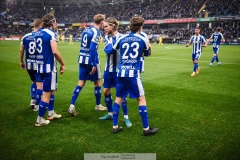 202401102 IFK Göteborgs Kolbeinn Thordarsson och Oscar Pettersson under fotbollsmatchen mellan IFK Göteborg och Kalmar FF i Allsvenskan den 2 november 2024 på Gamla Ullevi Göteborg.