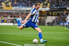 202401102 IFK Göteborgs Adam Carlén under fotbollsmatchen mellan IFK Göteborg och Kalmar FF i Allsvenskan den 2 november 2024 på Gamla Ullevi Göteborg.