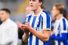 202401102 IFK Göteborgs Adam Carlén under fotbollsmatchen mellan IFK Göteborg och Kalmar FF i Allsvenskan den 2 november 2024 på Gamla Ullevi Göteborg.