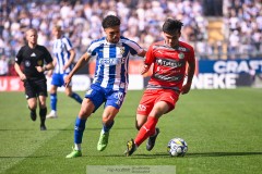 20240721 Västerås SKs Alexander Thongla-Iad Warneryd och IFK Göteborgs Thomas Santos under fotbollsmatchen i Allsvenskan mellan IFK Göteborg och Västerås SK den 21 Juli 2024 på Gamla Ullevi i Göteborg.