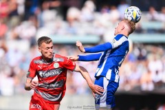 20240721 Västerås SKs Viktor Granath och IFK Göteborgs Oscar Wendt under fotbollsmatchen i Allsvenskan mellan IFK Göteborg och Västerås SK den 21 Juli 2024 på Gamla Ullevi i Göteborg.