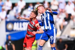 20240721 Västerås SKs Viktor Granath och IFK Göteborgs Oscar Wendt under fotbollsmatchen i Allsvenskan mellan IFK Göteborg och Västerås SK den 21 Juli 2024 på Gamla Ullevi i Göteborg.