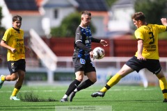 20240810 IFK Skövdes Axel Axelsson under fotbollsmatchen i Div 2 Norra Götaland mellan IFK Skövde och Ahlafors IF den 10 augusti 2024 på Södermalms IP i Skövde.