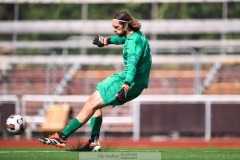 20240810 Ahlafors IFs Victor Strandh under fotbollsmatchen i Div 2 Norra Götaland mellan IFK Skövde och Ahlafors IF den 10 augusti 2024 på Södermalms IP i Skövde.