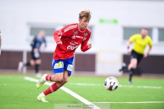 20240609 IK Gauthiods Arvid Hallin under fotbollsmatchen i Div 2 Norra Götaland mellan IFK Skövde och IK Gauthiod den 9 juni 2024 på Södermalms IP i Skövde.