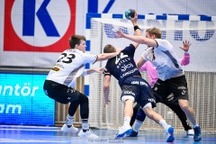 20241226 IFK Skövdes Adam Ljunquist under handbollsmatchen i Handbollsligan mellan IFK Skövde HK och Skånela IF den 27 december 2024 i Arena Skövde i Skövde.