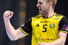 20241209 Sävehofs Olle Ek under handbollsmatchen mellan IK Sävehof och IFK Skövde  i Handbollsligan herr den 9 december 2024 i Partille Arena i Partille.