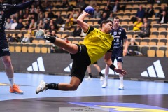 20241209 Sävehofs Adam Blanche under handbollsmatchen mellan IK Sävehof och IFK Skövde  i Handbollsligan herr den 9 december 2024 i Partille Arena i Partille.