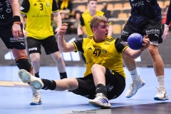 20241209 Sävehofs Isak Vedelsbøl under handbollsmatchen mellan IK Sävehof och IFK Skövde  i Handbollsligan herr den 9 december 2024 i Partille Arena i Partille.