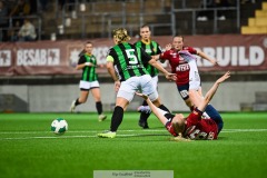 20240915 ÖIS Elin Wallskog Fahlgren och GAIS Elin Hedström under fotbollsmatchen mellan ÖIS och GAIS  i DM Dam den 17 september 2024 på Valhalla IP i Göteborg.