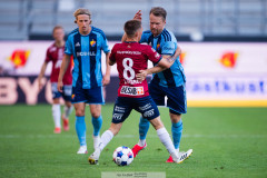 20260720 Örgrytes Benjamin Laturnus och Djurgårdens Jacob Une under fotbollsmatchen i Allsvenskan mellan Örgryte IS och Djurgårdens IF den 20 juli 2026 på Gamla Ullevi i Göteborg. 
Foto: Filip Kauffeldt