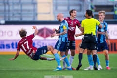 20260720 Örgrytes William Hofvander och Djurgårdens Adam Ståhl under fotbollsmatchen i Allsvenskan mellan Örgryte IS och Djurgårdens IF den 20 juli 2026 på Gamla Ullevi i Göteborg. 
Foto: Filip Kauffeldt
