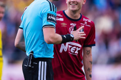 20260529 Örgrytes Anton Andreasson och Huvuddomare Erik Mattsson under fotbollsmatchen i Allsvenskan mellan Örgryte IS och IF Elfsborg den 29 maj 2026 på Gamla Ullevi i Göteborg. 
Foto: Filip Kauffeldt