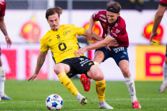 20260529 Elfsborgs Simon Olsson och Örgrytes Charlie Vindehall under fotbollsmatchen i Allsvenskan mellan Örgryte IS och IF Elfsborg den 29 maj 2026 på Gamla Ullevi i Göteborg. 
Foto: Filip Kauffeldt