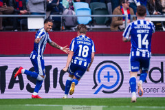 20260518 IFK Göteborgs Sebastian Clemmensen och Felix Eriksson jublar efter att August Erlingmark gjort 0-1 under fotbollsmatchen i Allsvenskan mellan Örgryte IS och IFK Göteborg den 18 maj 2026 på Gamla Ullevi i Göteborg. 
Foto: Filip Kauffeldt