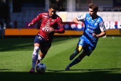 20250809 ÖIS Tobias Sana och IK Oddevolds Rasmus Wiedesheim-Paul under fotbollsmatchen mellan Örgryte IS och IK Oddevold i Superettan den 9 augusti 2025 på Gamla Ullevi i Göteborg.