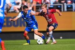 20250809 ÖIS Isak Dahlqvist IK Oddevolds Daniel Krezic under fotbollsmatchen mellan Örgryte IS och IK Oddevold i Superettan den 9 augusti 2025 på Gamla Ullevi i Göteborg.