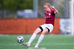 20260510 under fotbollsmatchen i Division 2 Dam Sydvästra Götaland mellan Qviding FIF och Eriksbergs IF den 10 maj 2026 på Valhalla IP i Göteborg. 
Foto: Filip Kauffeldt