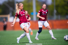 20260510 under fotbollsmatchen i Division 2 Dam Sydvästra Götaland mellan Qviding FIF och Eriksbergs IF den 10 maj 2026 på Valhalla IP i Göteborg. 
Foto: Filip Kauffeldt