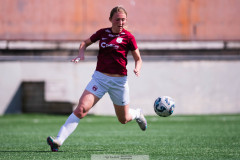 20260510 under fotbollsmatchen i Division 2 Dam Sydvästra Götaland mellan Qviding FIF och Eriksbergs IF den 10 maj 2026 på Valhalla IP i Göteborg. 
Foto: Filip Kauffeldt