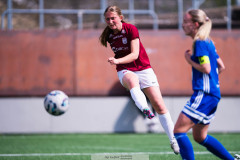 20260510 under fotbollsmatchen i Division 2 Dam Sydvästra Götaland mellan Qviding FIF och Eriksbergs IF den 10 maj 2026 på Valhalla IP i Göteborg. 
Foto: Filip Kauffeldt