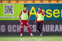 20240430 Skövde AIKs Filip Schyberg och Adrian Zendelovski under fotbollsmatchen i Superettan mellan Skövde AIK och IK Oddevold den 30 april 2024 på Borås Arena i Borås.