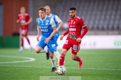 20240430 Skövde AIKs Elmar Abraham och IK Oddevolds Gustav Forsell under fotbollsmatchen i Superettan mellan Skövde AIK och IK Oddevold den 30 april 2024 på Borås Arena i Borås.