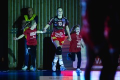 20241230 Skövde HFs Tindra Sahlin Wallenius under handbollsmatchen i Handbollsligan mellan Skövde HF och Skara HF den 30 december 2024 i Arena Skövde i Skövde.