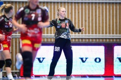 20241230 Skövde HFs Emma Andersson under handbollsmatchen i Handbollsligan mellan Skövde HF och Skara HF den 30 december 2024 i Arena Skövde i Skövde.