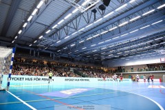 20241230 Publik under handbollsmatchen i Handbollsligan mellan Skövde HF och Skara HF den 30 december 2024 i Arena Skövde i Skövde.