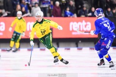 20241228 Ljusdals Erik Swartswe under bandymatchen i Elitserien mellan Villa-Lidköping BK och Ljusdals BK den 28 december 2024 i Sparbanken Arena i Lidköping.