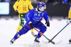 20241228 Villa-Lidköpings Victor Petersson  under bandymatchen i Elitserien mellan Villa-Lidköping BK och Ljusdals BK den 28 december 2024 i Sparbanken Arena i Lidköping.