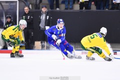 20241228 Villa-Lidköpings Martin Karlsson under bandymatchen i Elitserien mellan Villa-Lidköping BK och Ljusdals BK den 28 december 2024 i Sparbanken Arena i Lidköping.