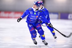 20241228 Villa-Lidköpings Christoffer Edlund under bandymatchen i Elitserien mellan Villa-Lidköping BK och Ljusdals BK den 28 december 2024 i Sparbanken Arena i Lidköping.