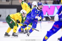 20241228 Villa-Lidköpings Alfred Malm under bandymatchen i Elitserien mellan Villa-Lidköping BK och Ljusdals BK den 28 december 2024 i Sparbanken Arena i Lidköping.