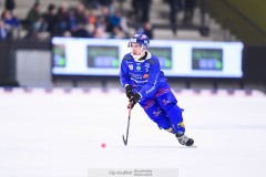 20241228 Villa-Lidköpings Erik Säfström under bandymatchen i Elitserien mellan Villa-Lidköping BK och Ljusdals BK den 28 december 2024 i Sparbanken Arena i Lidköping.